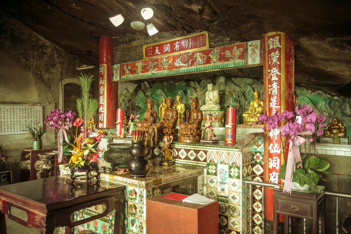 The shrine inside the temple at Yinhe Cave