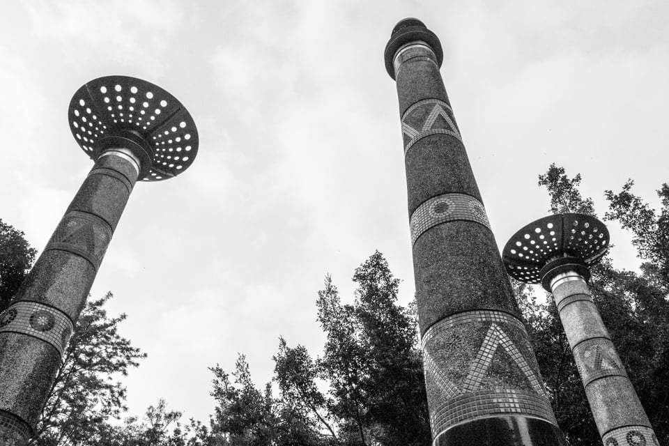 Geographic center monument