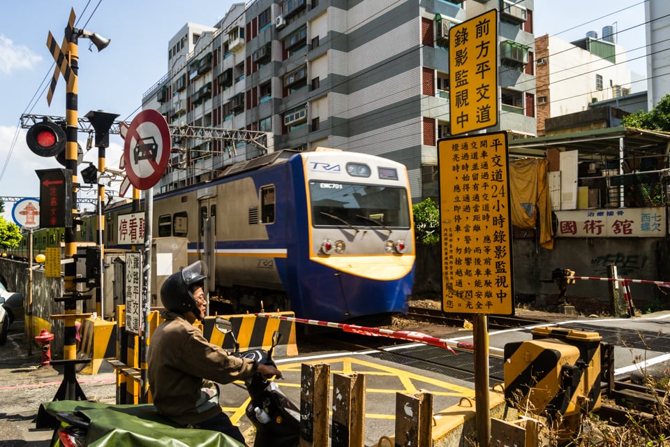 Waiting for the train to pass in eastern Zhongli