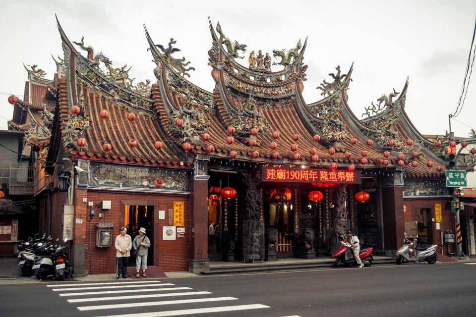 Renhai Temple at dawn