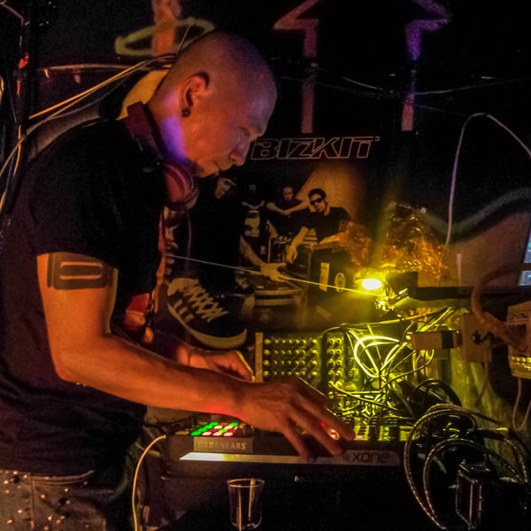 Proper techno music in Zhongli