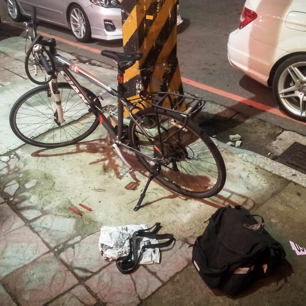 Changing a tube in Zhongli