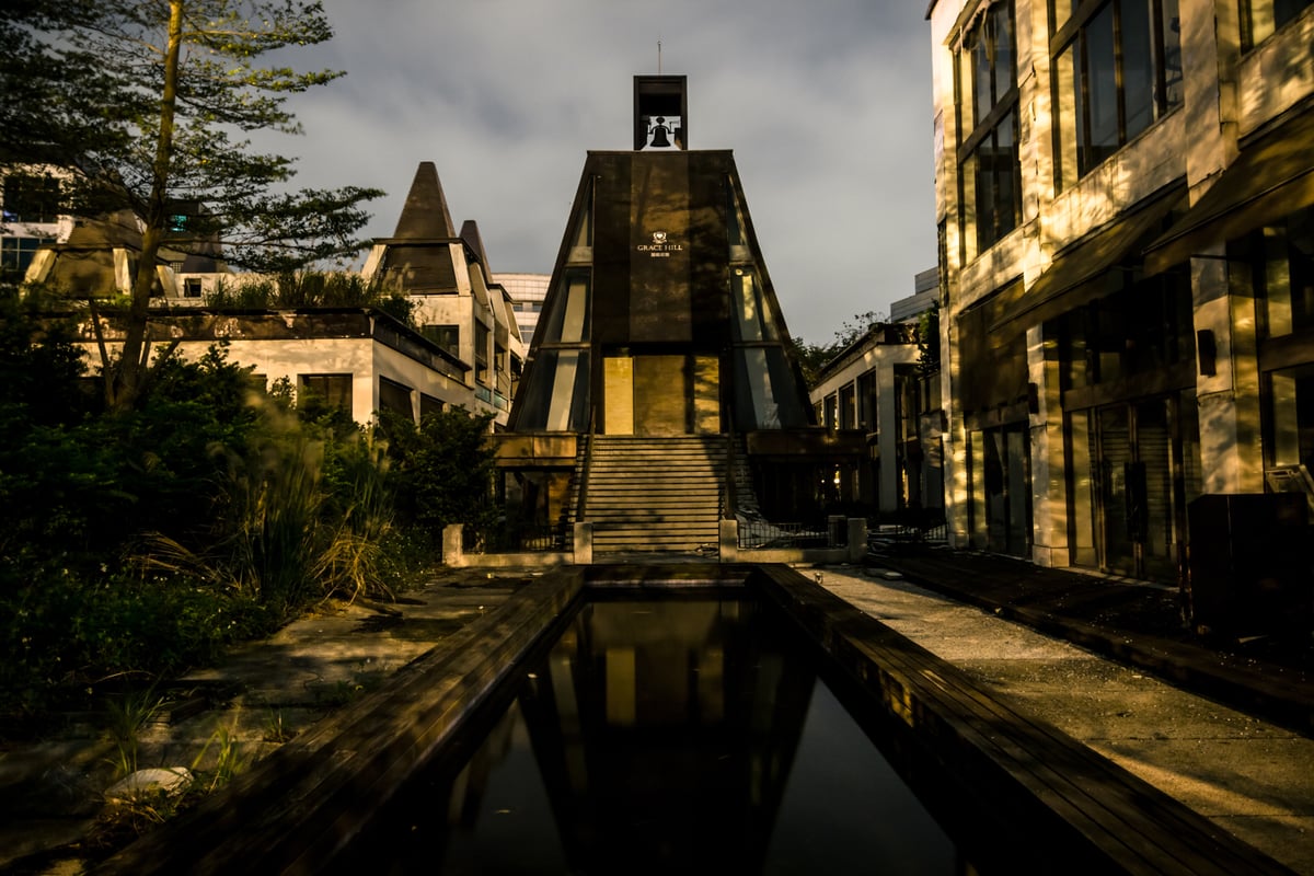 Behind an abandoned wedding chapel in Neihu