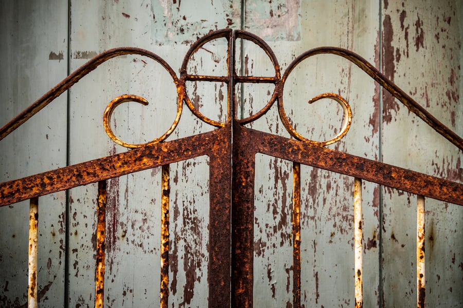 Rusty Gate in the Back Alleys of Yuanlin
