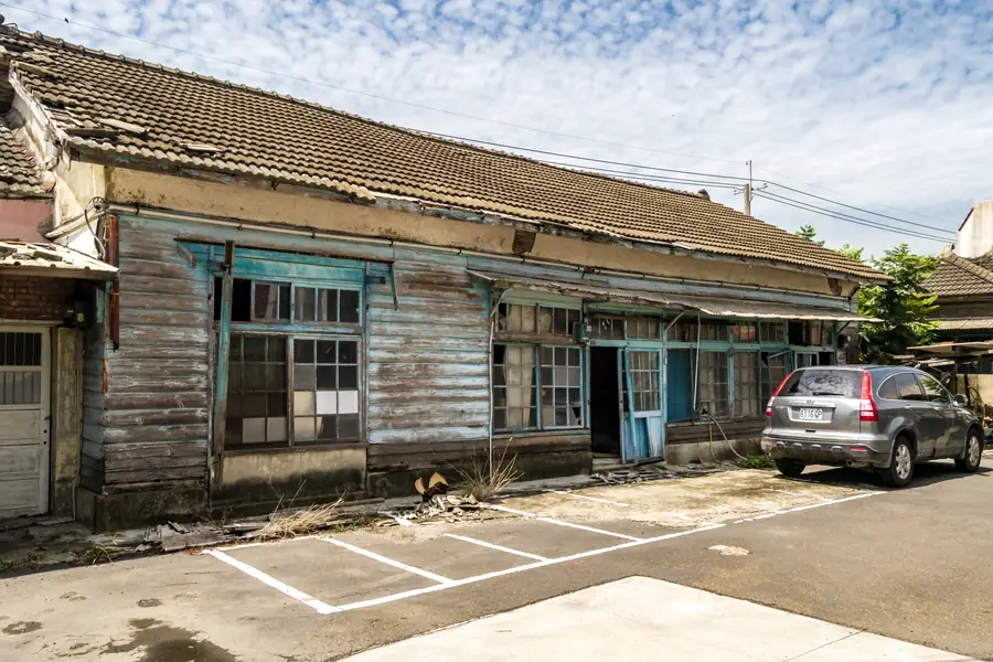 Yizhu Donghouliao Police Station Dormitories