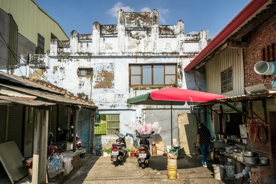 Hunei Wenxian Theater