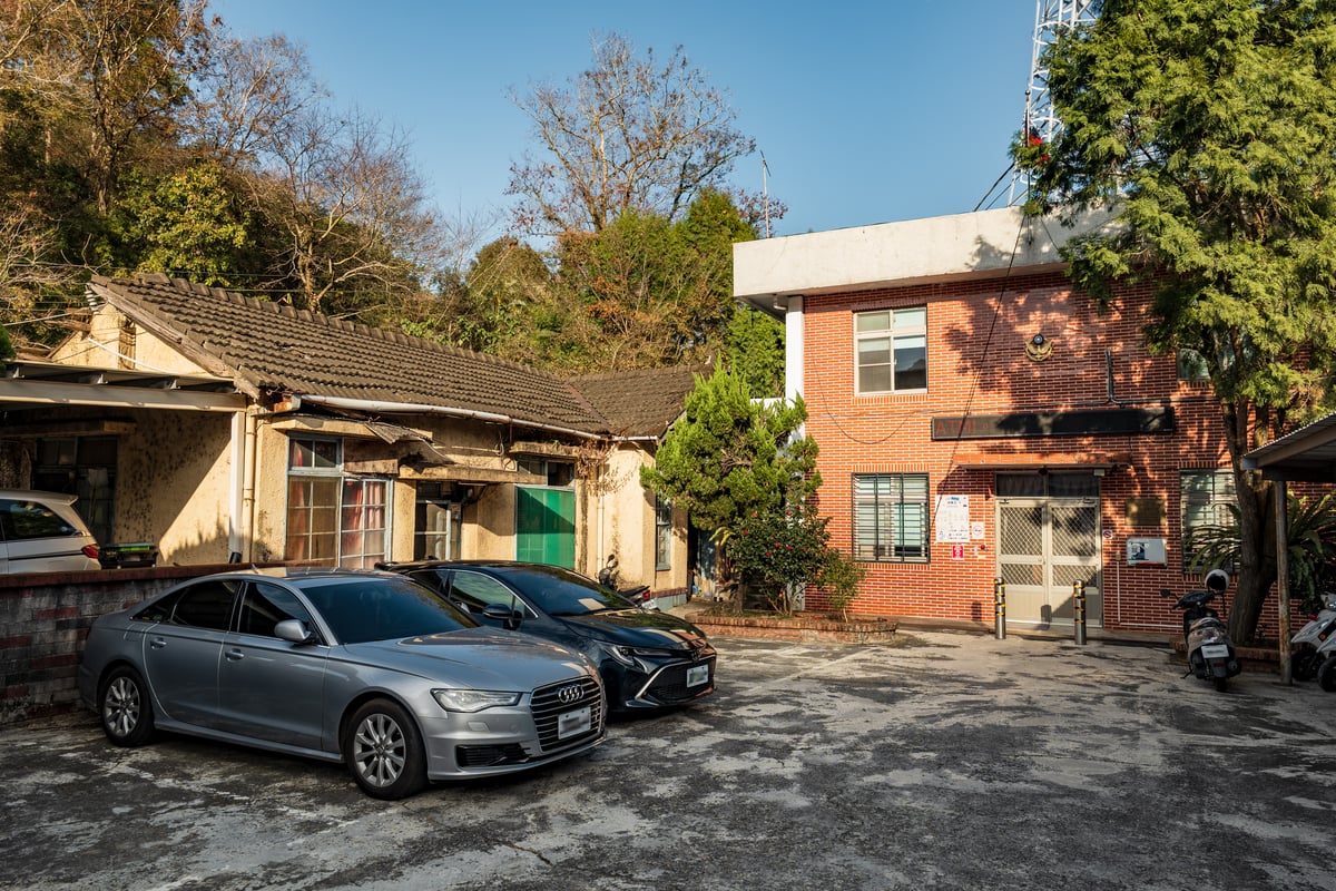 Nanhu Police Station (南湖派出所)