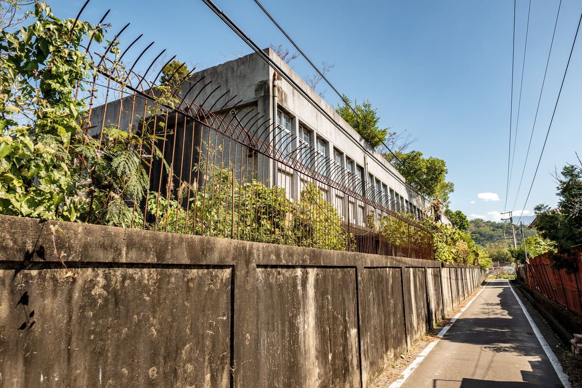 Over The Wall at Zhongxing Textile Miaoli Mill (中興紡織廠股份有限公司苗栗紡織廠)