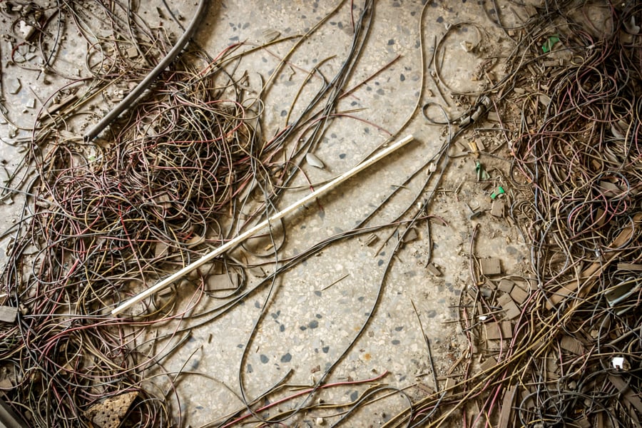 Stripped Wiring at Xinglin General Hospital (杏林綜合醫院)
