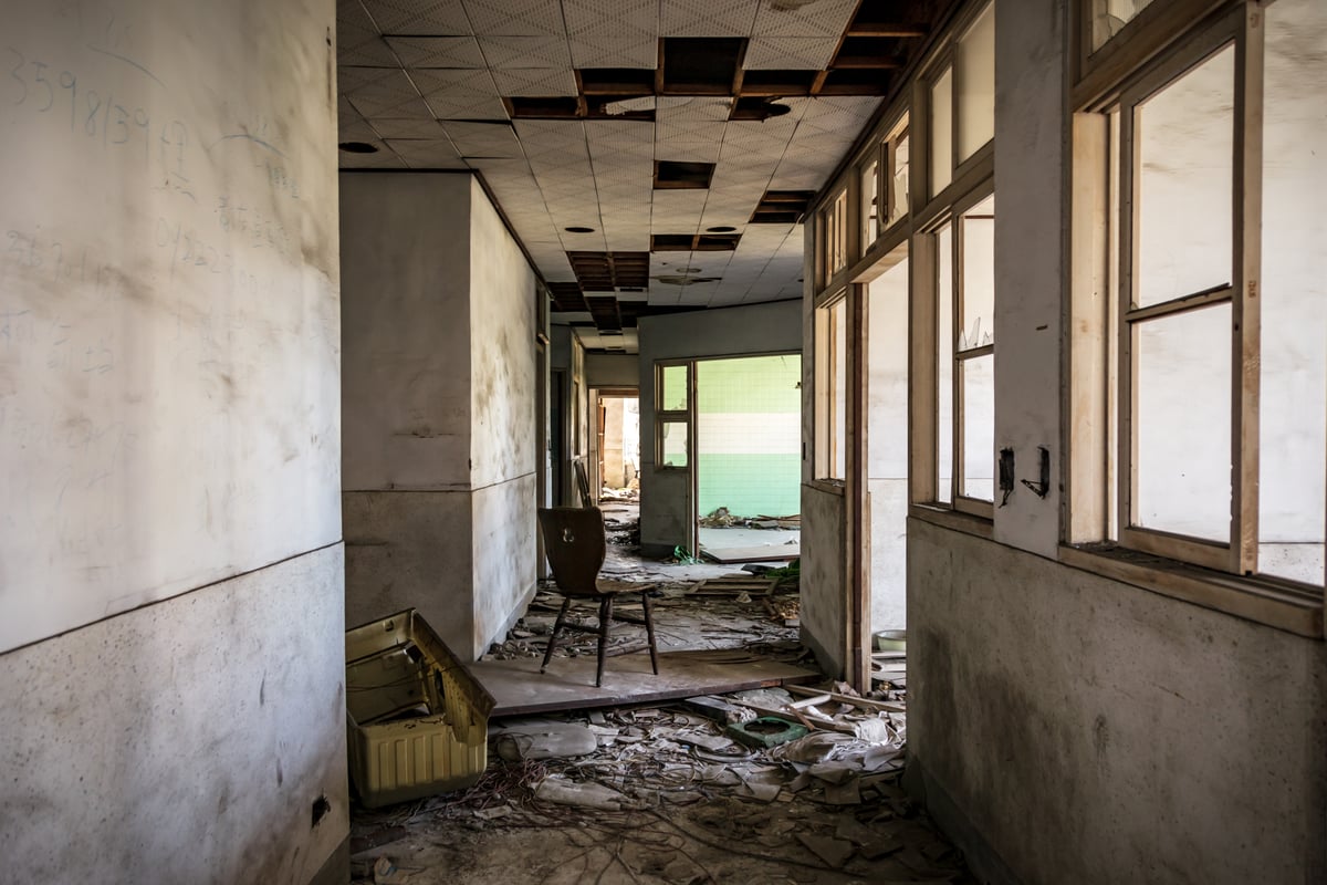 Corridor View in Xinglin General Hospital (杏林綜合醫院)