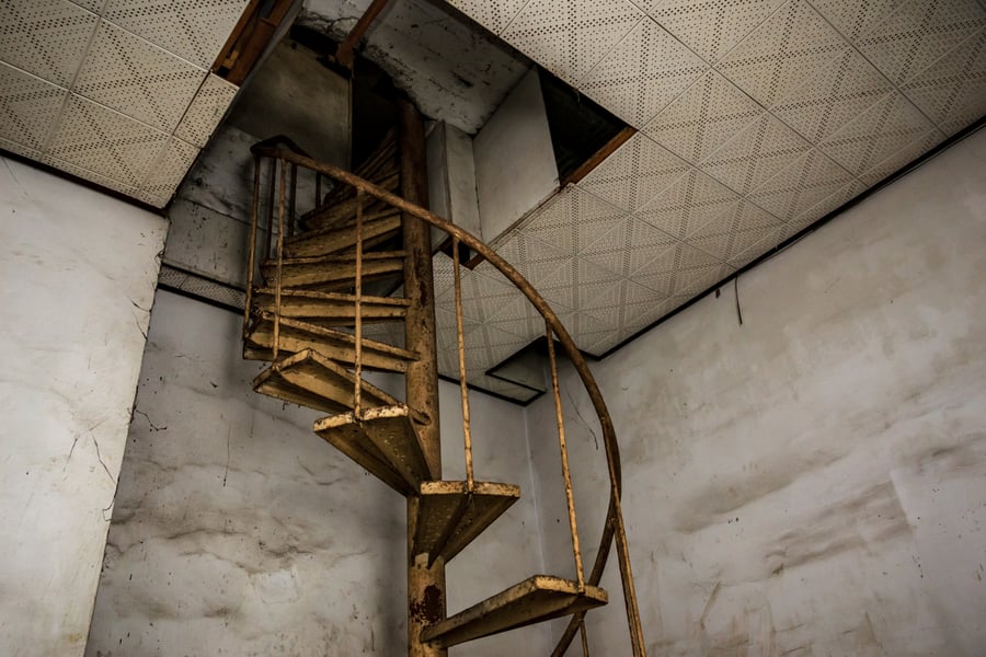 Spiral Staircase to the Basement of Xinglin General Hospital (杏林綜合醫院)