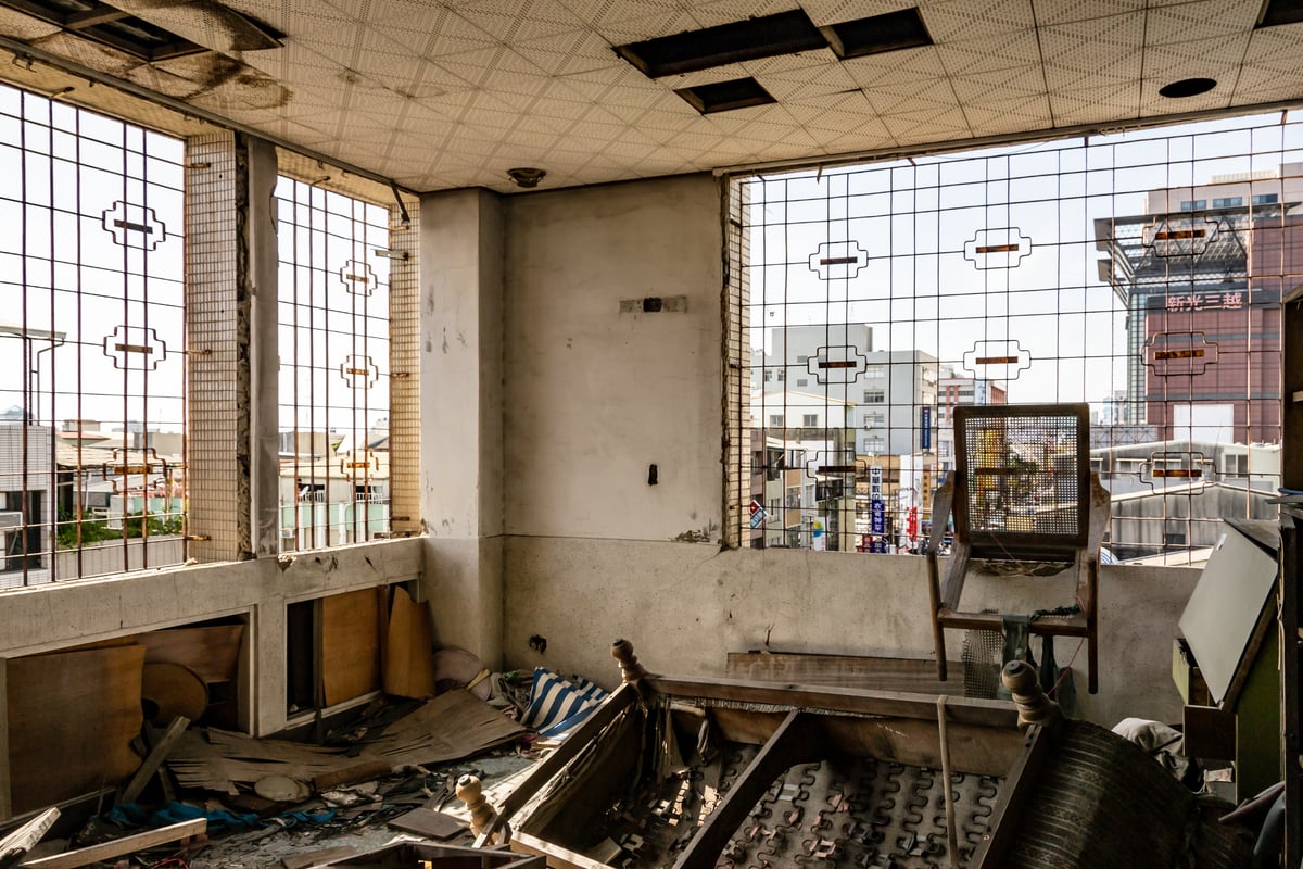 Abandoned Room in Xinglin General Hospital (杏林綜合醫院)