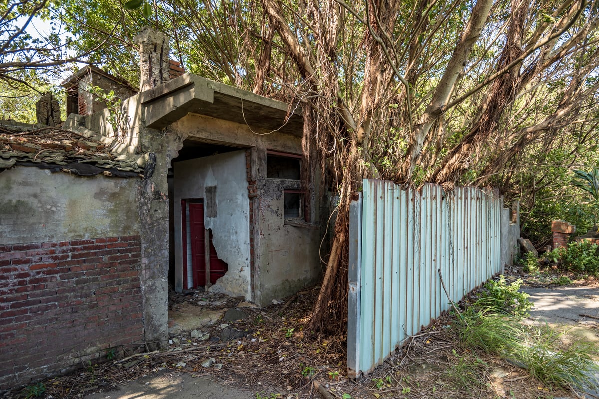 East Entrance to Jianguo No. 9 Village (建國九村)